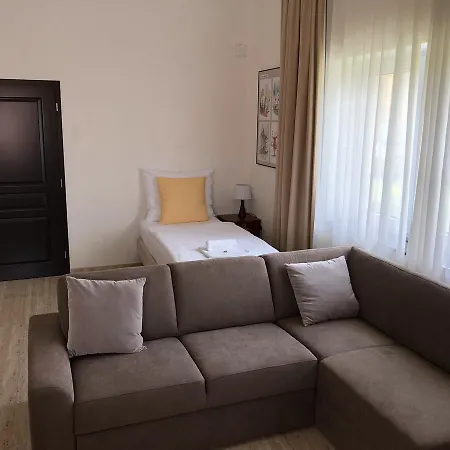 Za Radnici * Valtice